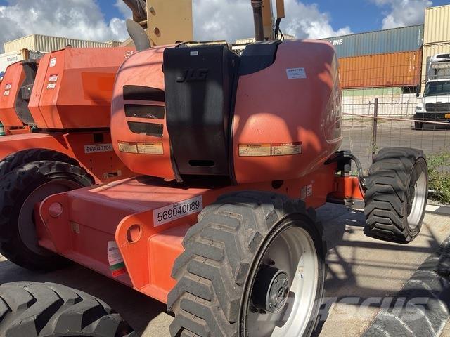 JLG 600AJ Articulated boom lifts
