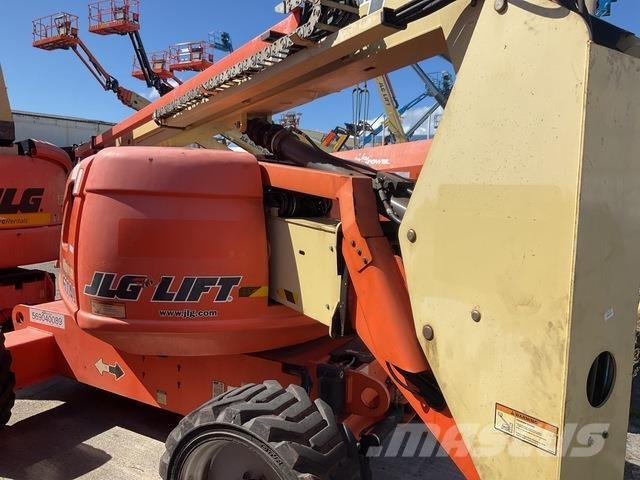 JLG 600AJ Articulated boom lifts