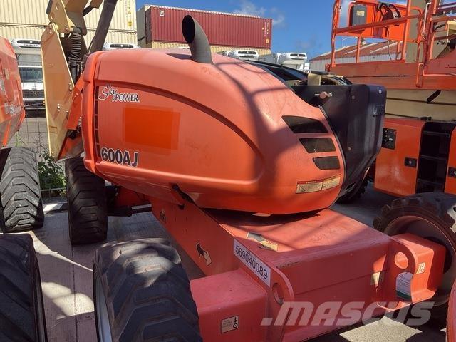 JLG 600AJ Articulated boom lifts