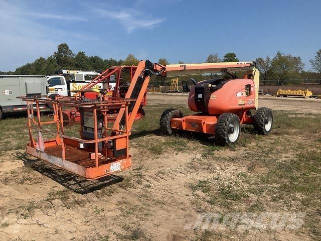 JLG 600AJ Articulated boom lifts