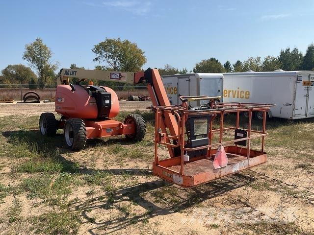 JLG 600AJ Articulated boom lifts