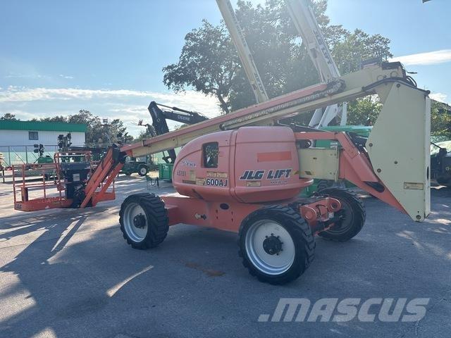 JLG 600AJ Articulated boom lifts