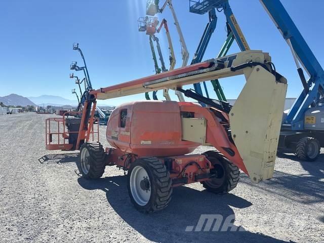 JLG 600AJN Articulated boom lifts