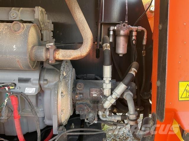JLG 660SJ Telescopic boom lifts