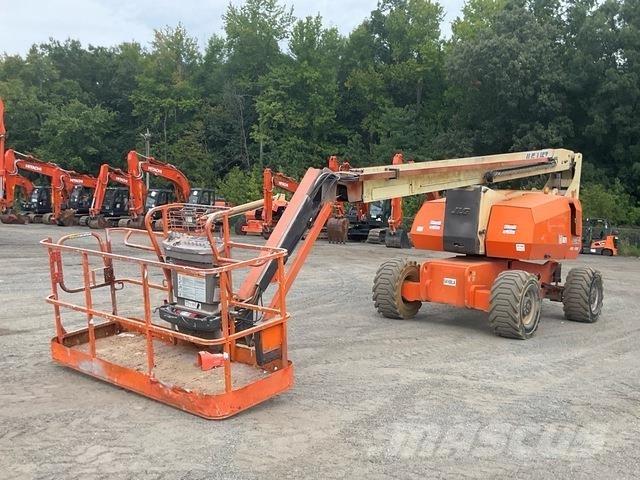 JLG 800AJ Articulated boom lifts
