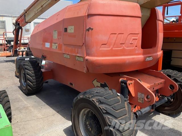 JLG 800AJ Articulated boom lifts