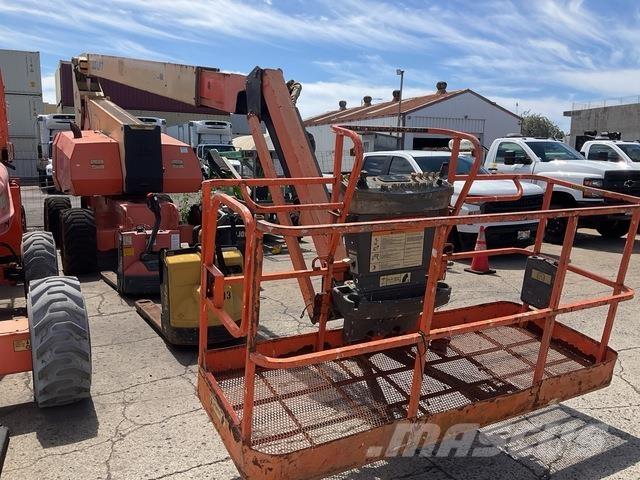 JLG 800AJ Articulated boom lifts