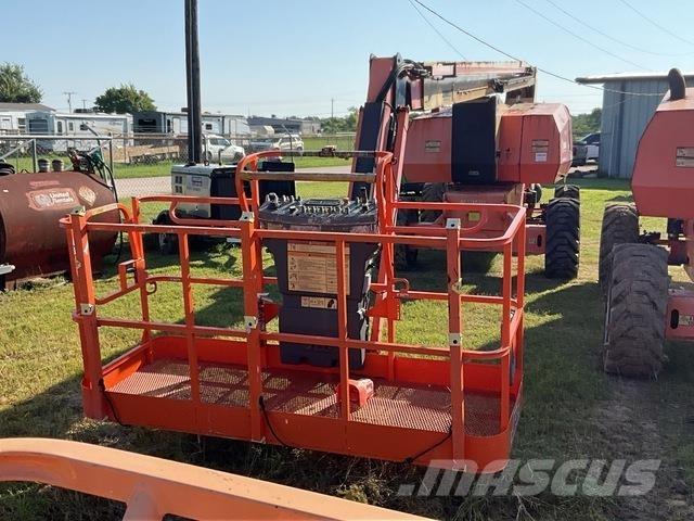 JLG 800AJ Articulated boom lifts
