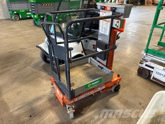 JLG 830P Vertical mast lifts