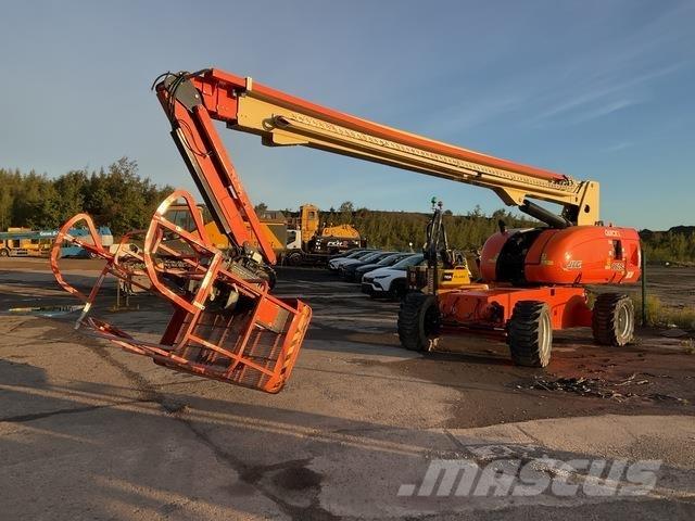 JLG 860SJ Articulated boom lifts
