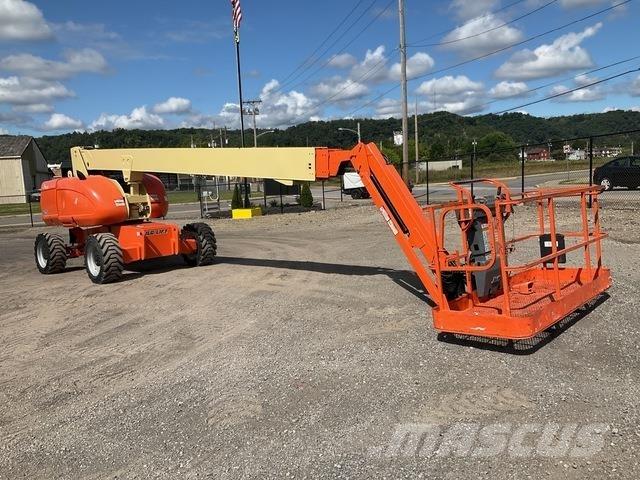 JLG 860SJ Articulated boom lifts