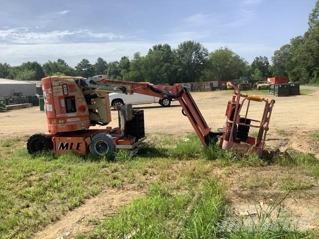 JLG E300AJ Articulated boom lifts