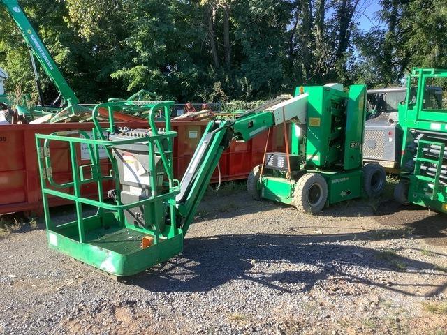 JLG E300AJ Articulated boom lifts