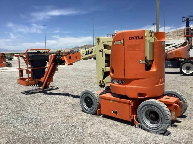 JLG E300AJP Articulated boom lifts