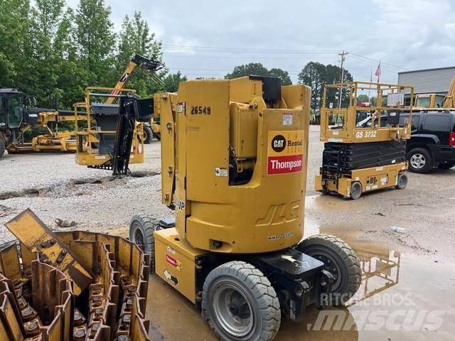 JLG E300AJP Articulated boom lifts