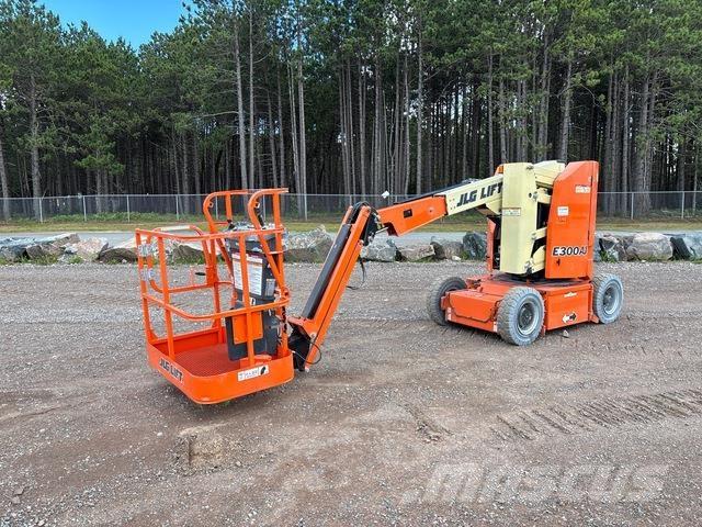 JLG E300AJP Articulated boom lifts