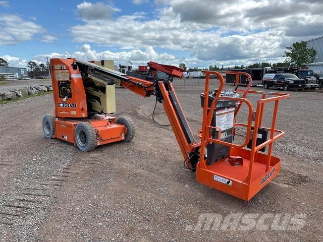 JLG E300AJP Articulated boom lifts