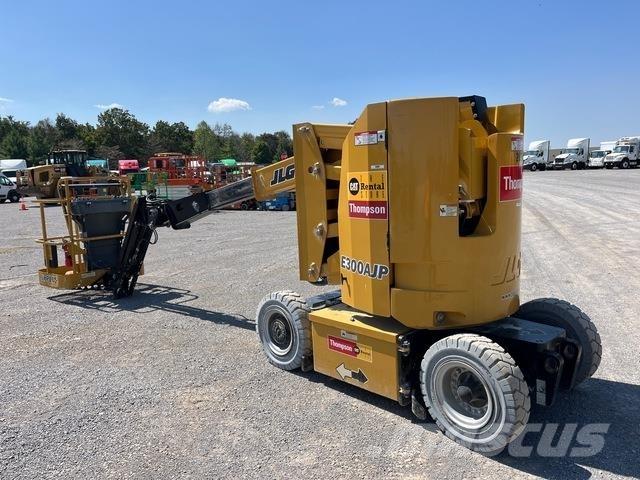 JLG E300AJP Articulated boom lifts