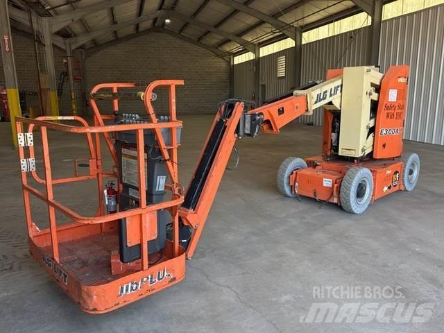JLG E300AJP Articulated boom lifts