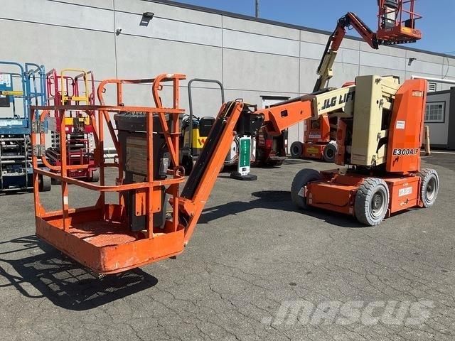 JLG E300AJP Articulated boom lifts