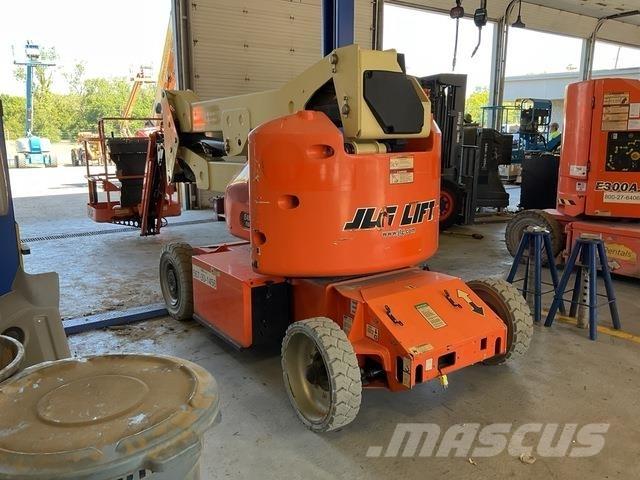JLG E400AJPN Articulated boom lifts