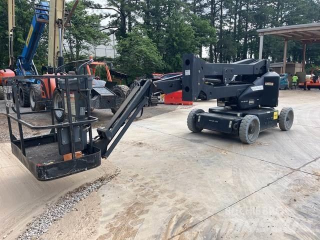 JLG E450AJ Articulated boom lifts