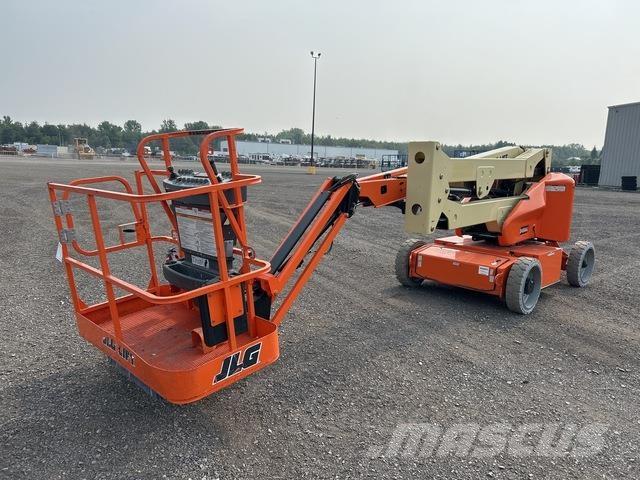 JLG E450AJ Articulated boom lifts