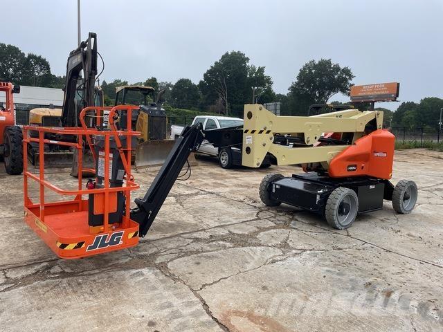 JLG E450AJ Articulated boom lifts