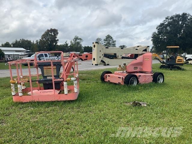 JLG E450AJ Articulated boom lifts