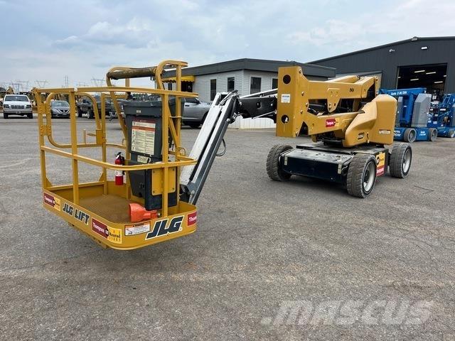 JLG E450AJ Articulated boom lifts