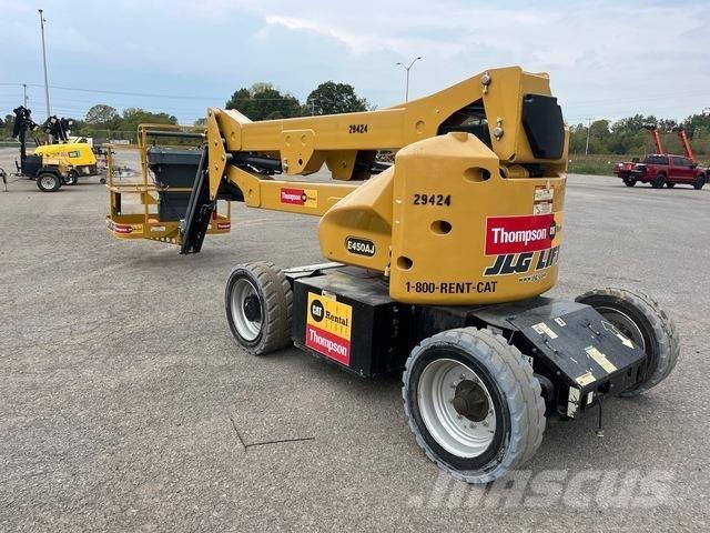 JLG E450AJ Articulated boom lifts