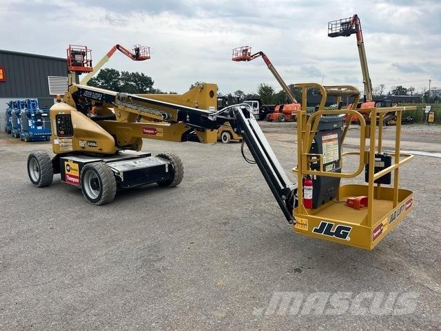 JLG E450AJ Articulated boom lifts