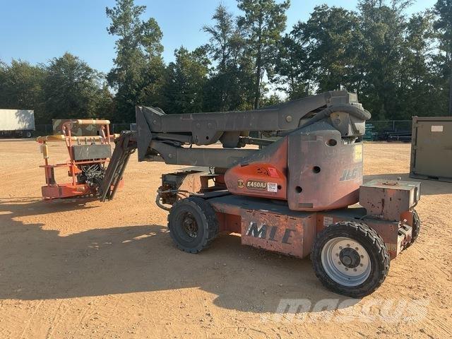 JLG E450AJ Articulated boom lifts