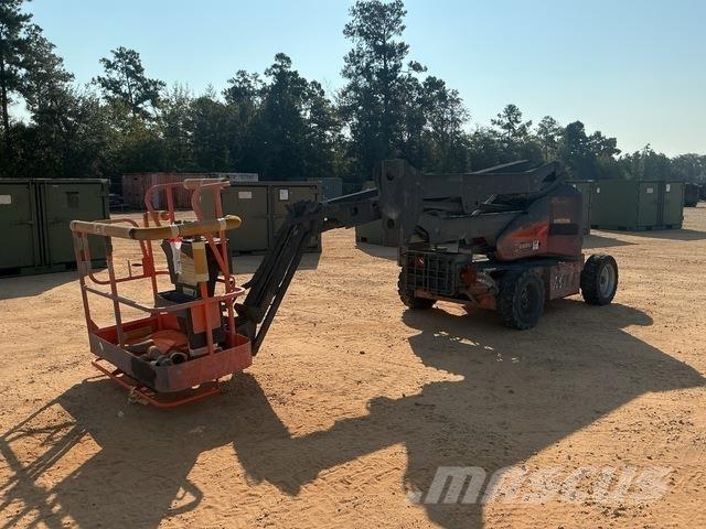 JLG E450AJ Articulated boom lifts