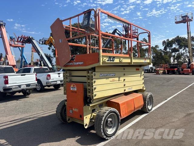 JLG M4069 Scissor Lifts