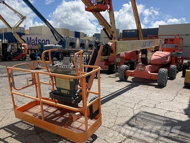 JLG M600JP Telescopic boom lifts
