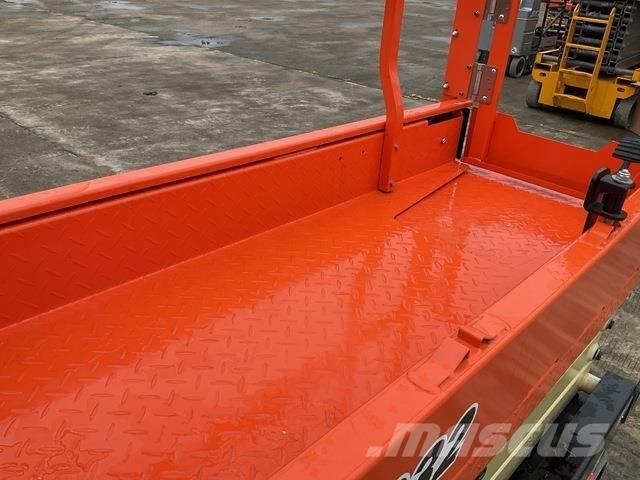 JLG R1932 Scissor Lifts