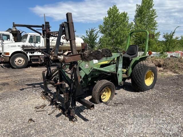 John Deere 750 Compact tractors