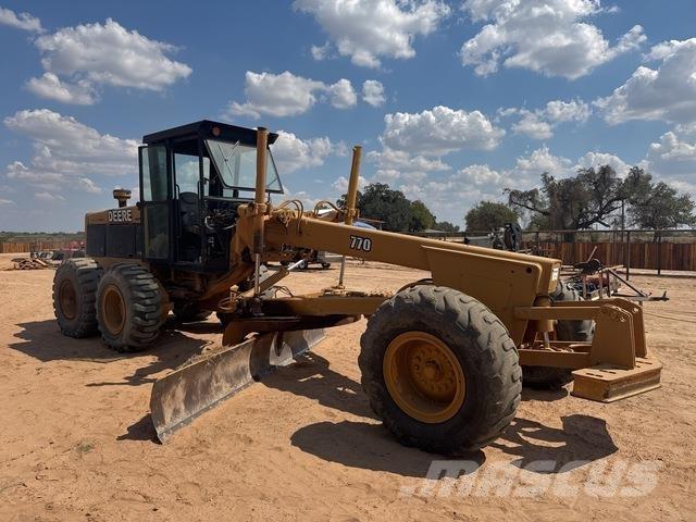 John Deere 770 Motor Graders