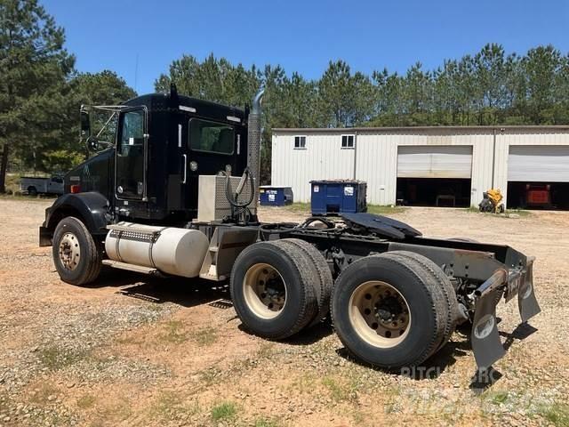 Kenworth  Conventional Trucks / Tractor Trucks