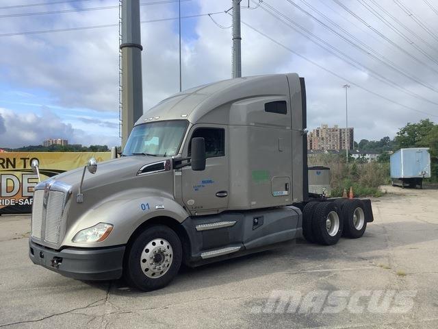 Kenworth  Conventional Trucks / Tractor Trucks