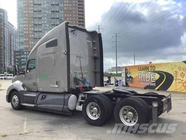 Kenworth  Conventional Trucks / Tractor Trucks