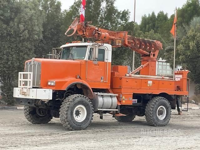 Kenworth C500 Digger Derricks trucks