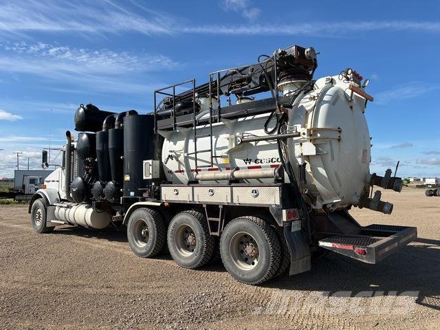 Kenworth T-800 Crawler Excavators