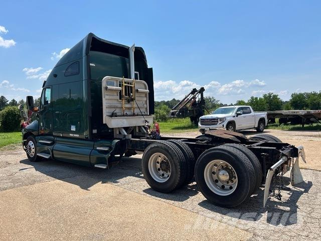 Kenworth T2000 Conventional Trucks / Tractor Trucks