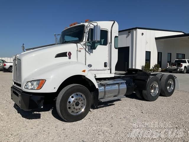 Kenworth T440 Conventional Trucks / Tractor Trucks