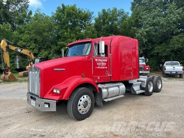 Kenworth T600 Conventional Trucks / Tractor Trucks