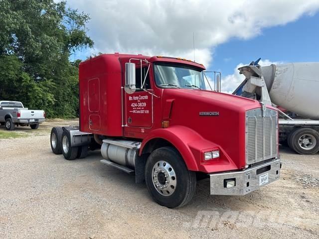 Kenworth T600 Conventional Trucks / Tractor Trucks
