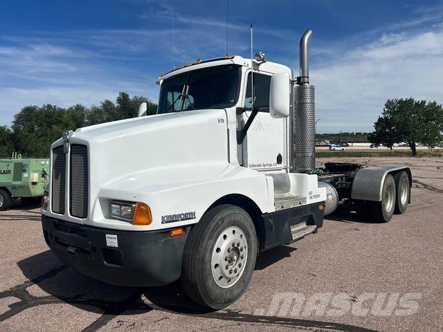 Kenworth T600 Conventional Trucks / Tractor Trucks