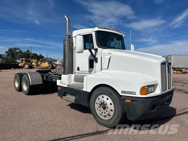 Kenworth T600 Conventional Trucks / Tractor Trucks